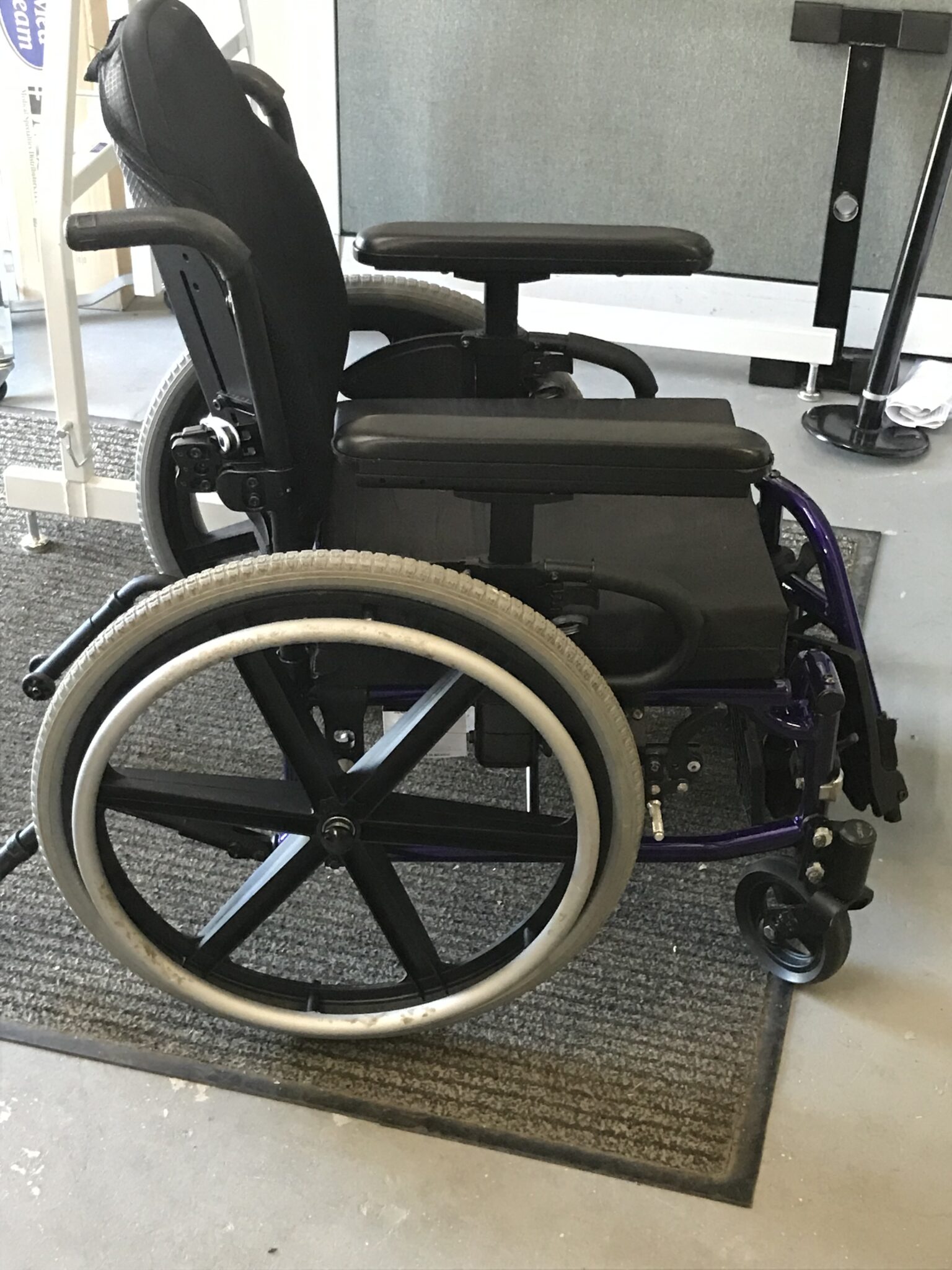 Wheelchair ManualQuickie QX REM