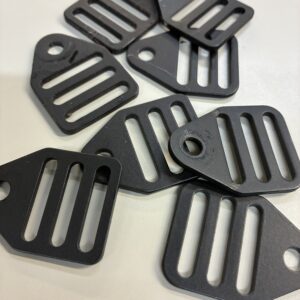 Seat belt mounting bracket